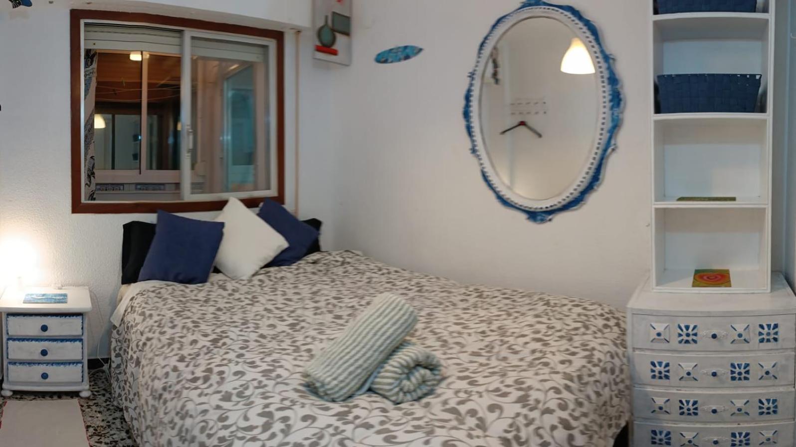 Blue Double Private Room At Front Beach - Habitacion Doble En La Playa Valensiya Dış mekan fotoğraf
